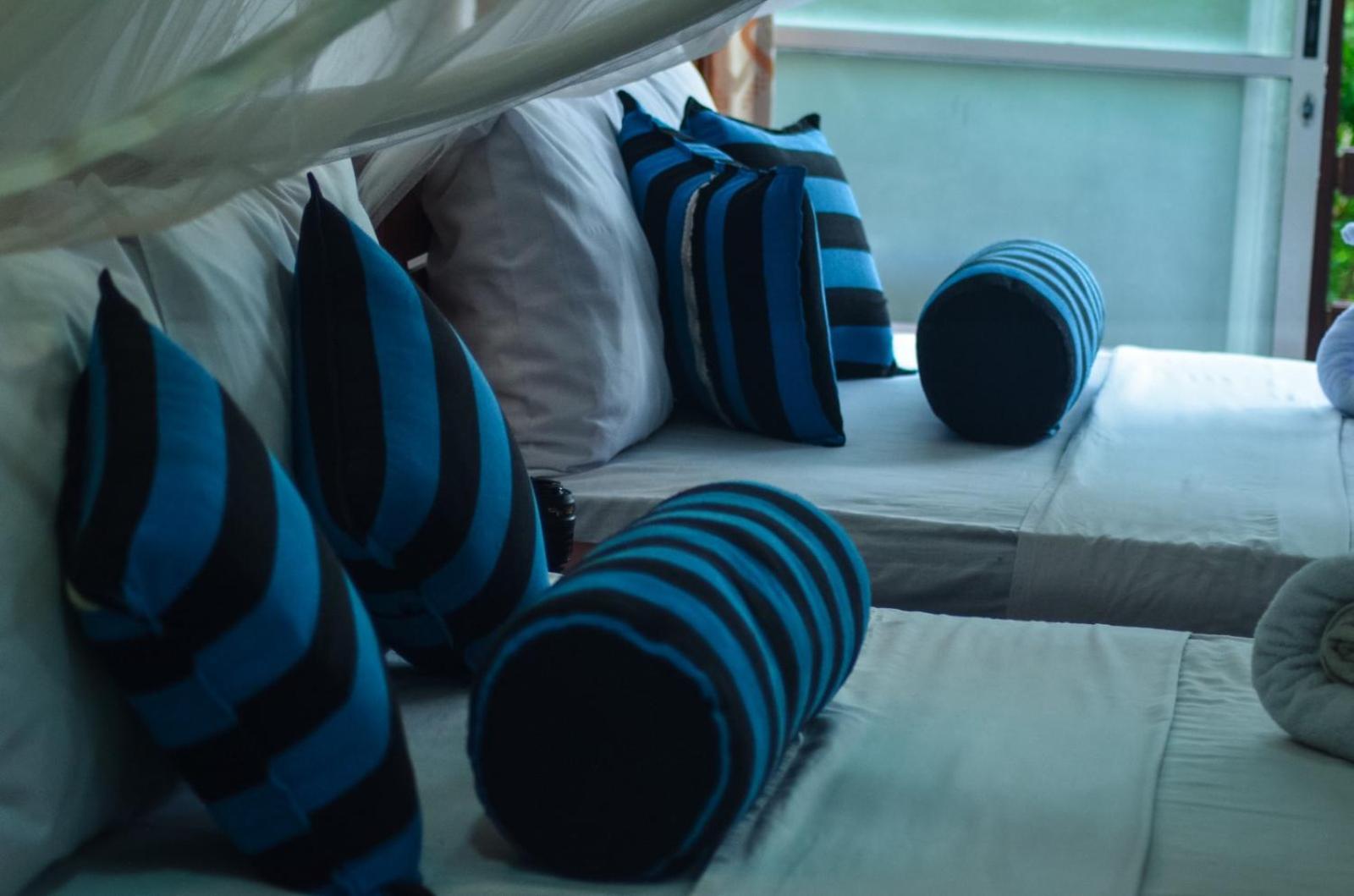 New Blue Home Ella Bagian luar foto
